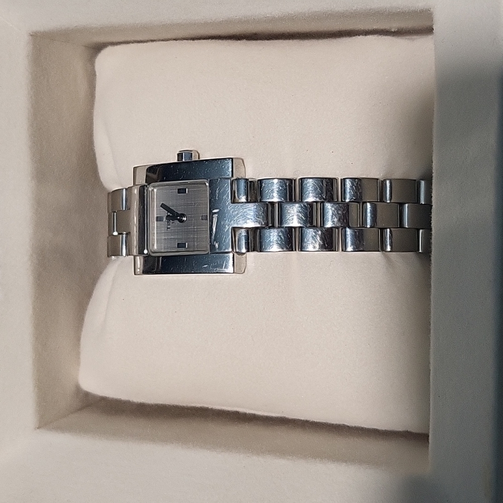Ladies watch - Picture 2 of 8